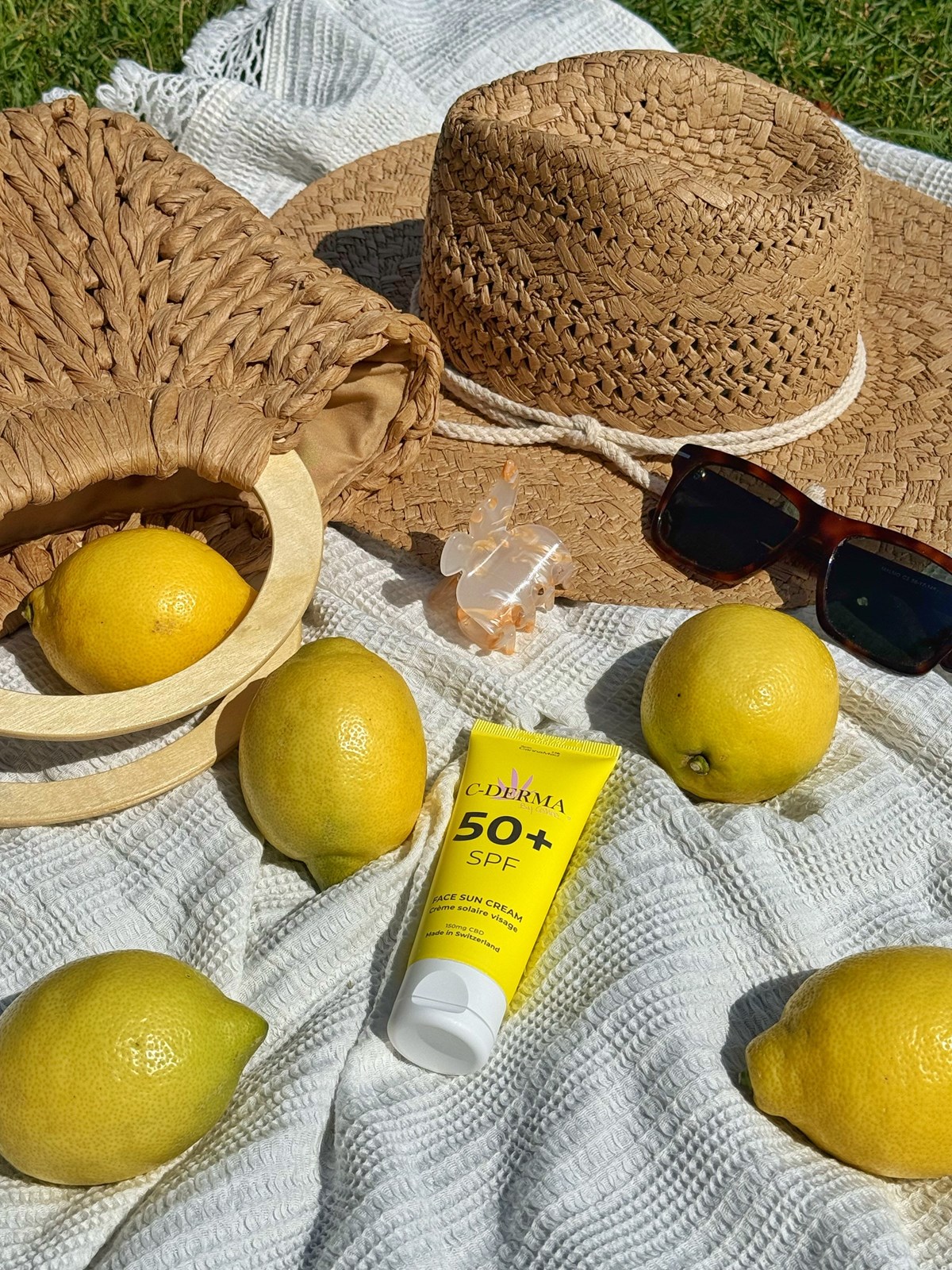 Routine de soins de la peau pour les vacances d'été avec SPF